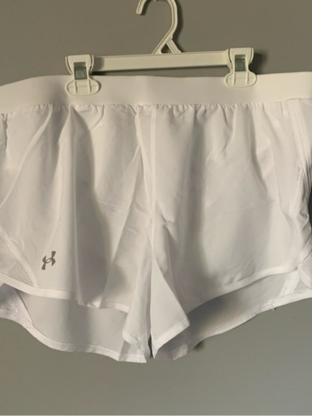 NWT. UNDER ARMOUR Women’s Fly By 2.0 Athletic Shorts - Picture 3 of 5